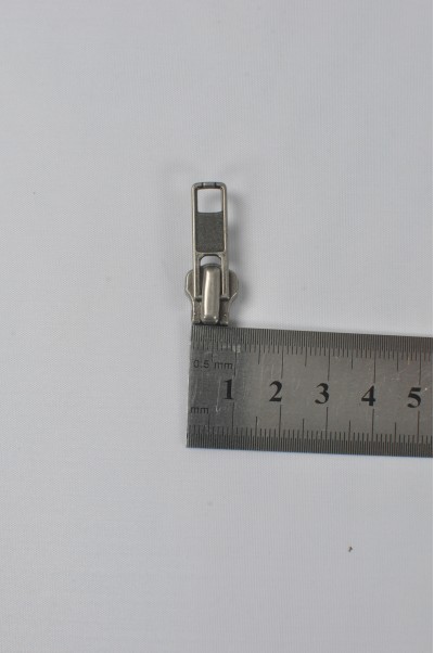 ZIP096   藍古銅金屬拉鏈頭 正面照